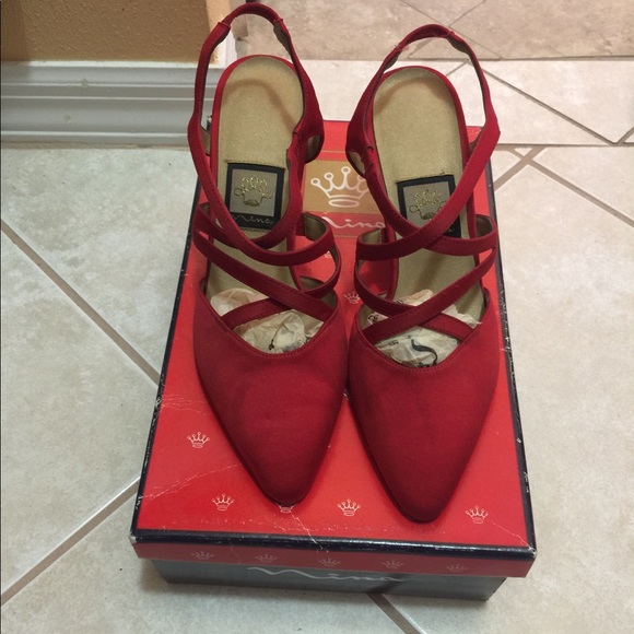 NIB Nina Heels - Picture 2 of 4